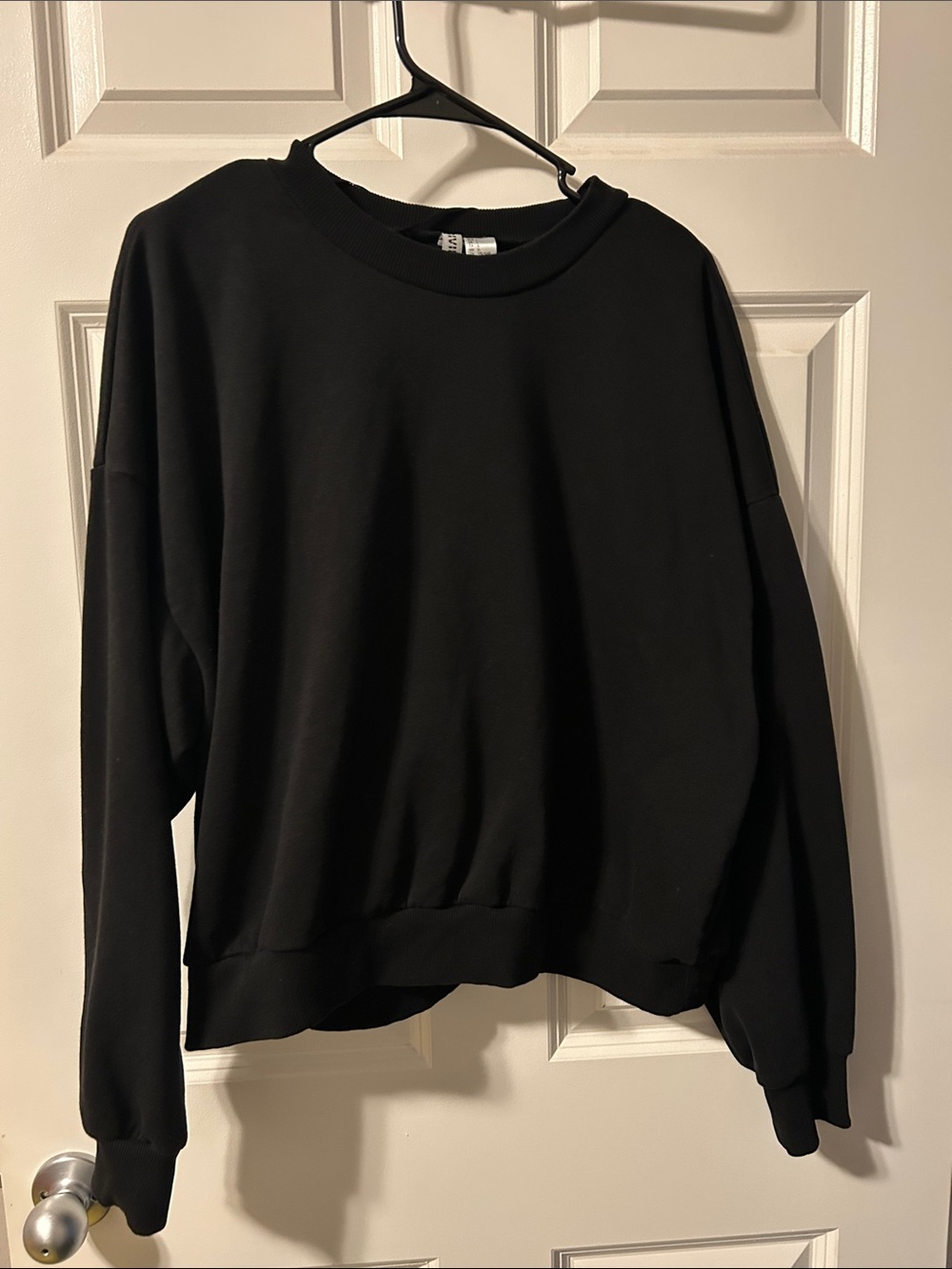2 H&M Black/Beige Bundle Crewnecks